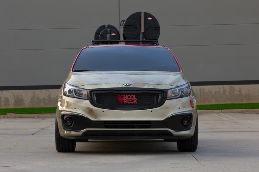  Kia Sedona School of Rock 2016 года  (фото 4 из 7)